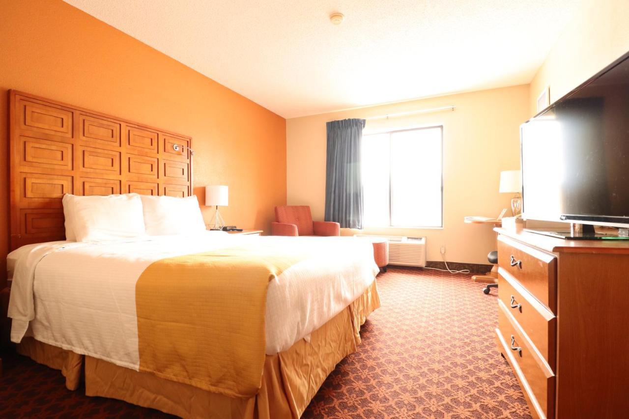 Days Inn By Wyndham Black River Falls - Access To Atv Trail Exteriör bild