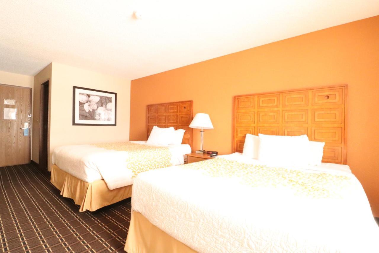 Days Inn By Wyndham Black River Falls - Access To Atv Trail Exteriör bild