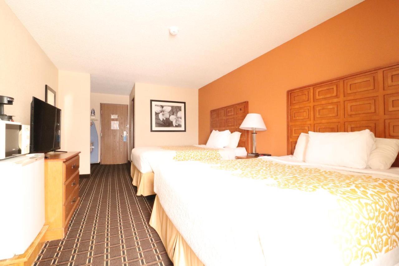 Days Inn By Wyndham Black River Falls - Access To Atv Trail Exteriör bild