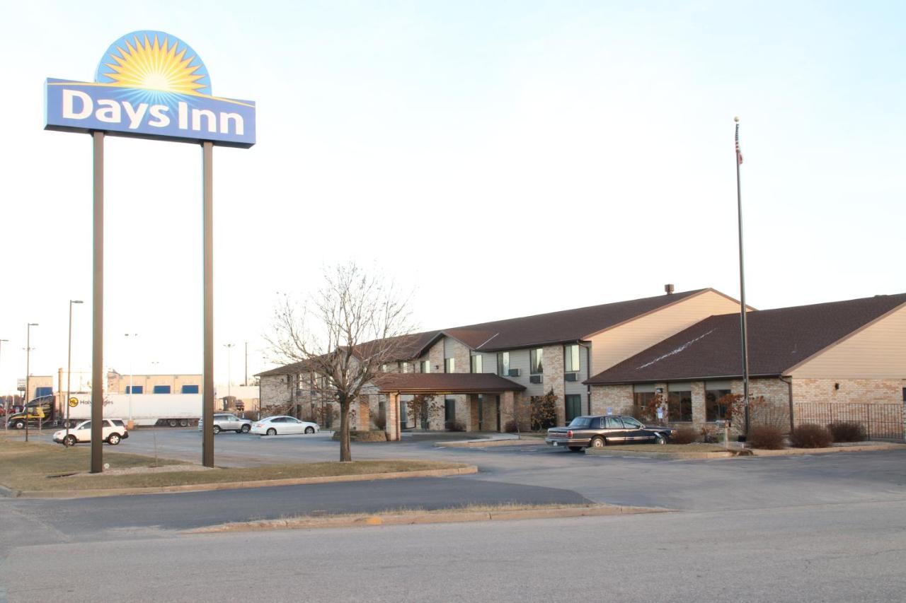 Days Inn By Wyndham Black River Falls - Access To Atv Trail Exteriör bild