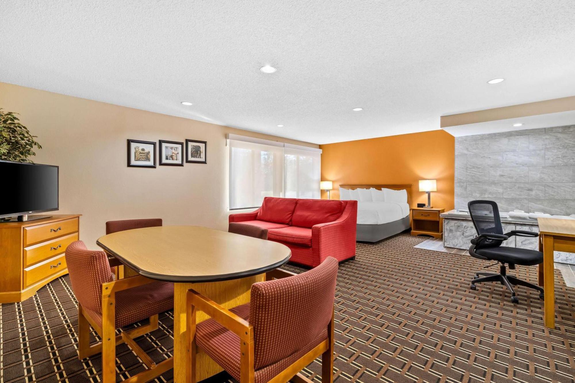 Days Inn By Wyndham Black River Falls - Access To Atv Trail Exteriör bild
