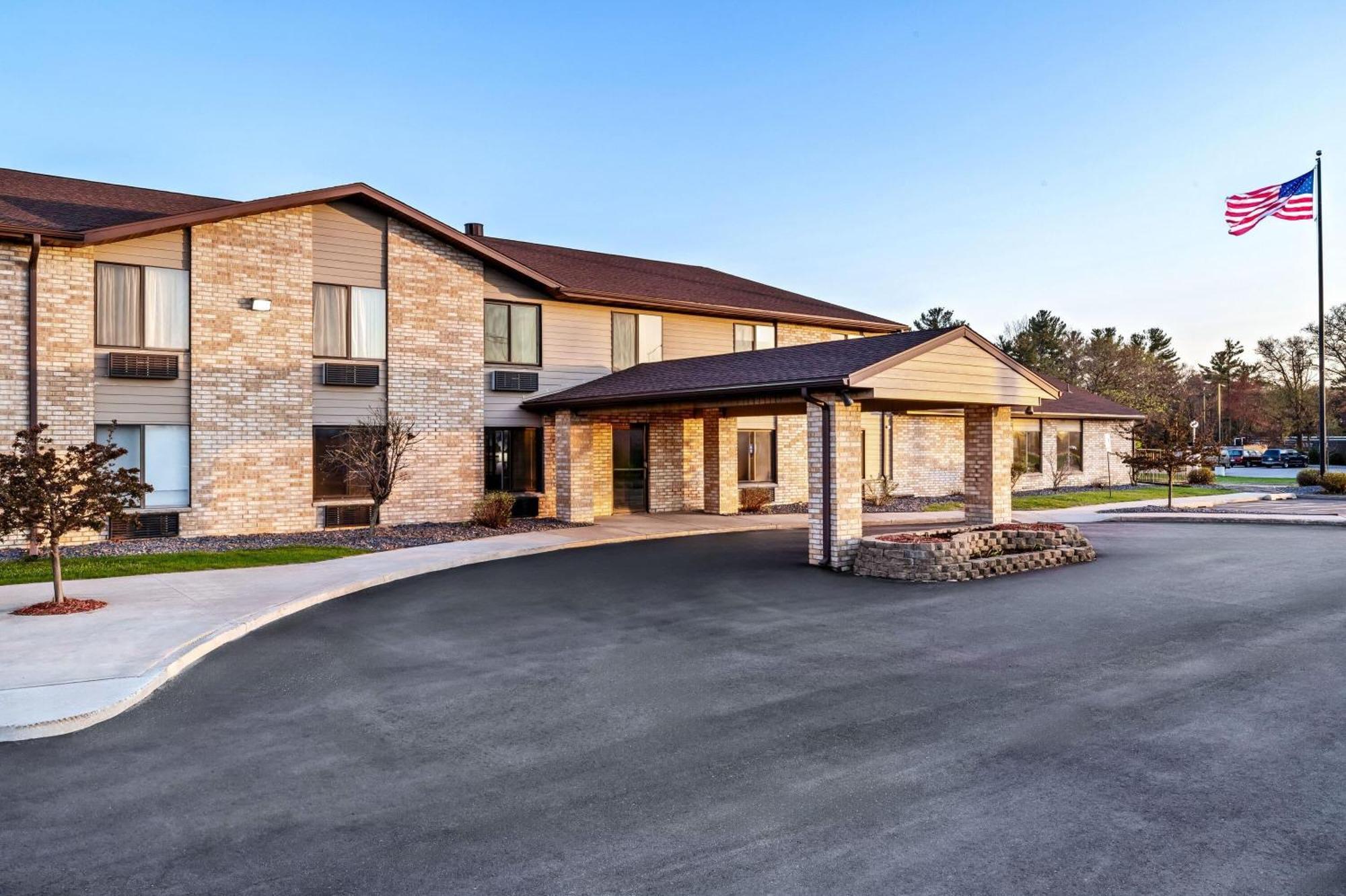 Days Inn By Wyndham Black River Falls - Access To Atv Trail Exteriör bild