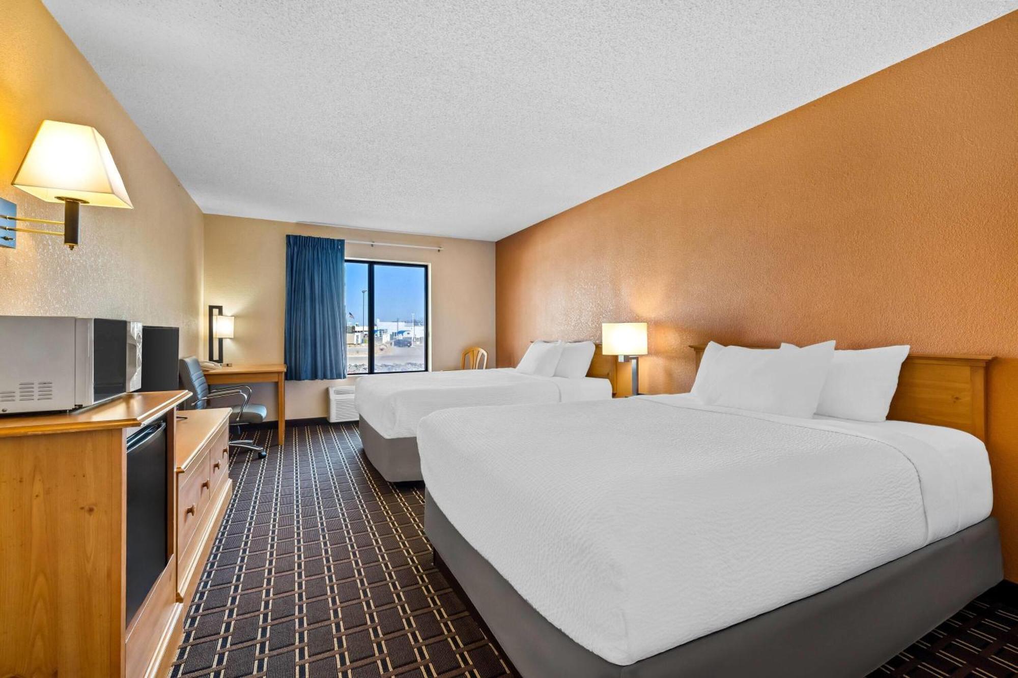 Days Inn By Wyndham Black River Falls - Access To Atv Trail Exteriör bild