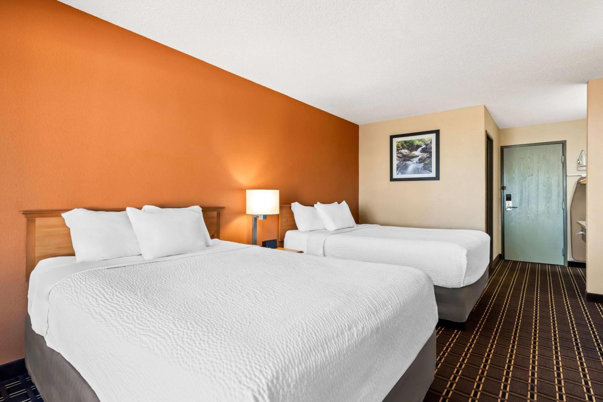 Days Inn By Wyndham Black River Falls - Access To Atv Trail Exteriör bild